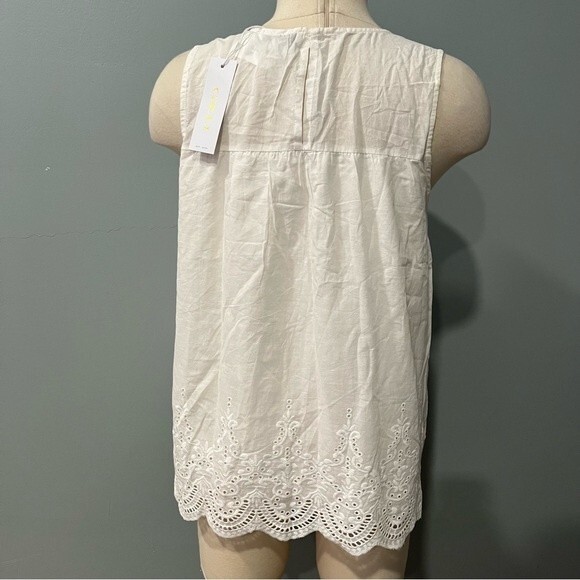 NWT Gilli White Eyelet Sleeveless Pintucked Blouse Size XS - Picture 5 of 8